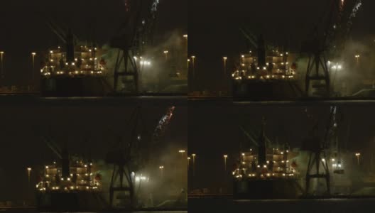 晚上卸货船2工业库存录像高清在线视频素材下载