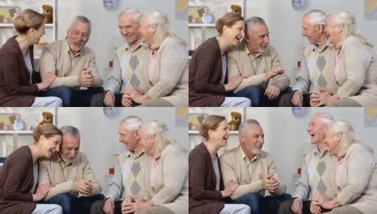 两对老夫妻在养老院有说有笑，朋友间交流高清在线视频素材下载