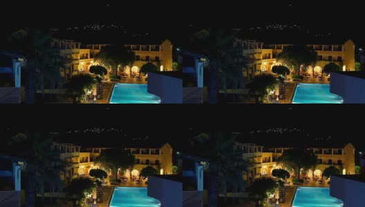 晚上在酒店的游泳池里高清在线视频素材下载