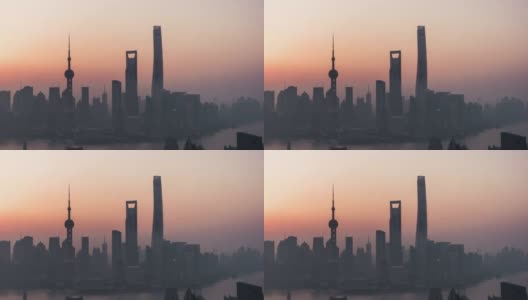 T/L PAN鸟瞰图上海天际线在日出/中国上海高清在线视频素材下载