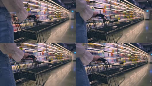 在超市购物的亚洲女人高清在线视频素材下载