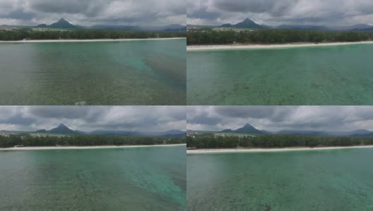 印度洋和毛里求斯岛的Flic en Flac海滩。印度洋海岸线。背景是沙滩高清在线视频素材下载