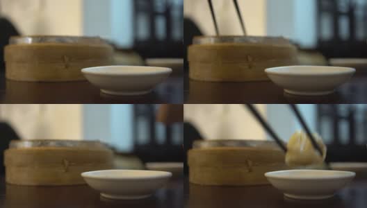 4K餐厅吃饺子用筷子。传统的中国食物高清在线视频素材下载