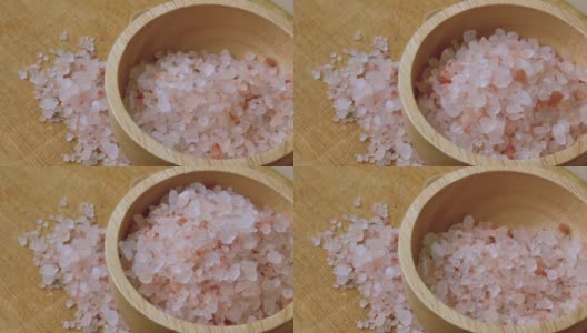 喜玛拉雅盐的食物内容的特写镜头。高清在线视频素材下载
