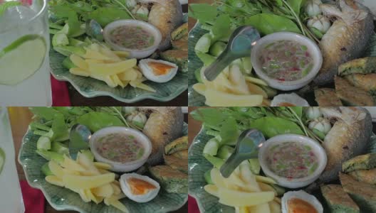 泰式食品Nam Prik套装，虾酱辣椒酱，蔬菜和短体鲭鱼套装高清在线视频素材下载