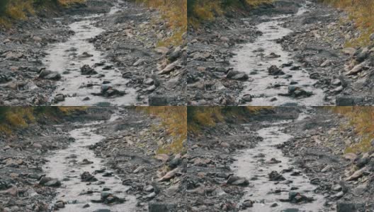 喀尔巴阡山脉中湍急而寒冷的Cheremosh溪。Dzembronya山村初秋雾蒙蒙的早晨高清在线视频素材下载