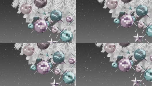 雪花飘落在圣诞小玩意上，星星装饰挂在圣诞树的树枝上高清在线视频素材下载