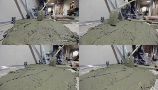 工厂工人使用铲子高清在线视频素材下载