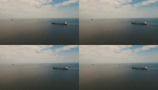 航空货船在海上抛锚停泊。菲律宾,马尼拉高清在线视频素材下载