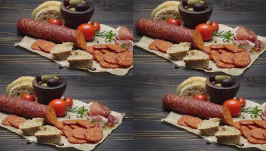 意大利腊肠或西班牙辣香肠放在木板上高清在线视频素材下载