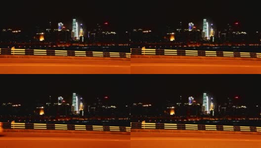 夜晚，长江边的交通和重庆的天际线高清在线视频素材下载