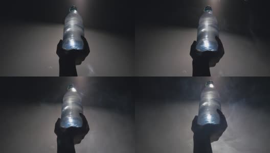 瓶装水和上升的烟雾高清在线视频素材下载