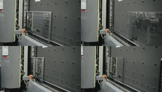 成品玻璃板材在生产大厅的专业输送机上高清在线视频素材下载