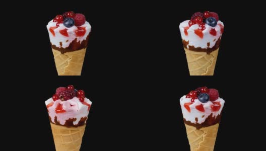 森林水果冰淇淋旋转在黑色的背景高清在线视频素材下载