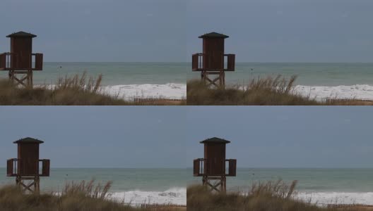海滩的监视塔高清在线视频素材下载