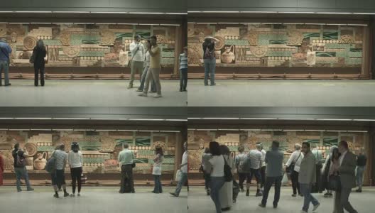 人们在土耳其伊斯坦布尔的火车站里消磨时光。2015年6月12日高清在线视频素材下载