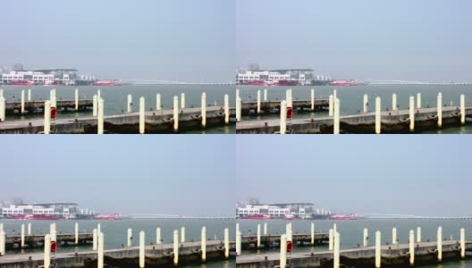 澳门渔人码头的空系泊柱高清在线视频素材下载