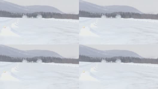 一架小型私人飞机降落在偏僻的雪地跑道上高清在线视频素材下载