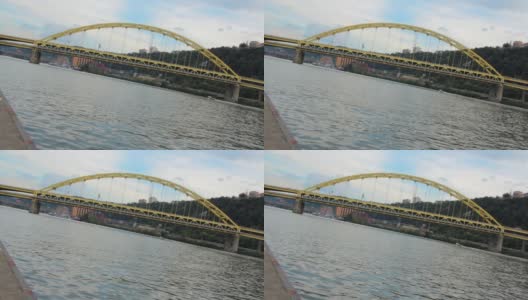 美国宾夕法尼亚州匹兹堡莫农加希拉河上的皮特堡桥高清在线视频素材下载
