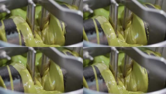 搅拌奶油的特写镜头高清在线视频素材下载