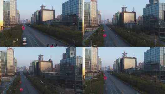 上海摩天大楼和城市道路的实时鸟瞰图高清在线视频素材下载