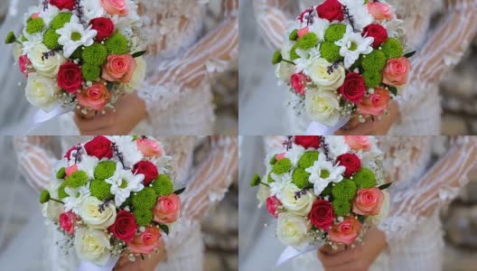 新娘手捧婚礼花束高清在线视频素材下载
