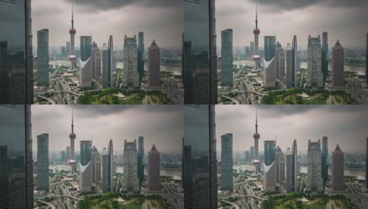 中国上海城市景观风暴天空屋顶市中心全景4k时间推移高清在线视频素材下载