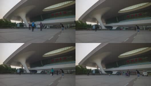 夏日杭州城火车站拥挤的广场延时全景4k中国高清在线视频素材下载