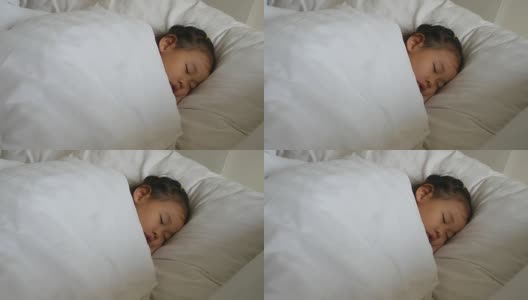 亚洲小女孩在睡觉高清在线视频素材下载