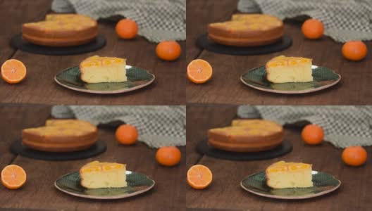 一块橘子颠倒蛋糕。高清在线视频素材下载