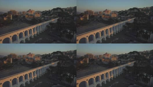 里约热内卢的天线:日落时，在拉帕拱门上空飞行高清在线视频素材下载