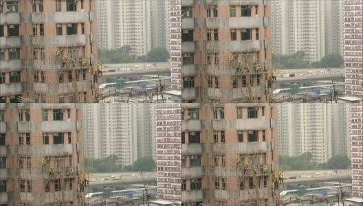 中国工人正在架设竹脚手架高清在线视频素材下载
