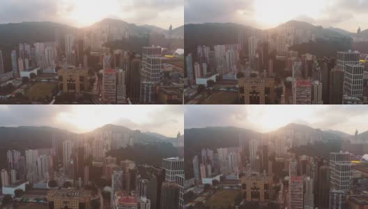 房地产和企业建设的经营理念-全景现代城市天际线鸟瞰中国香港的天空高清在线视频素材下载