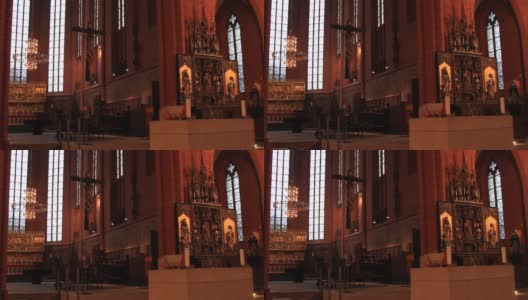 位于德国美因河畔法兰克福老城的圣巴塞洛缪皇家大教堂高清在线视频素材下载
