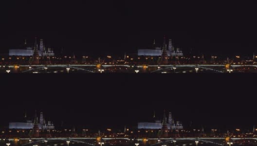 克里姆林宫堤岸的夜景。莫斯科,俄罗斯高清在线视频素材下载