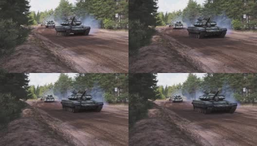 俄军坦克在树林中驰骋高清在线视频素材下载