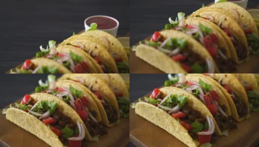 墨西哥玉米卷配肉和蔬菜-墨西哥食品高清在线视频素材下载