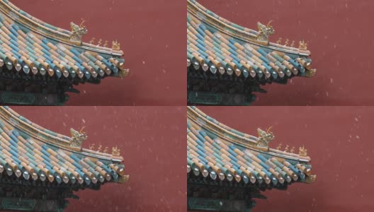 中国传统风格的凉亭与五颜六色的屋顶在雪高清在线视频素材下载