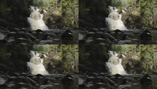 尤kankoski瀑布，Kulismayoki河上的白桥，俄罗斯，卡累利阿高清在线视频素材下载