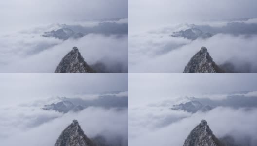 中国的长城和雄伟的山景云雾缭绕的自然风光(延时)高清在线视频素材下载