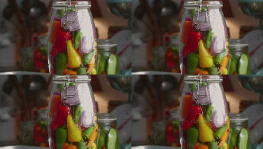 用罐子保存有机红甜椒高清在线视频素材下载