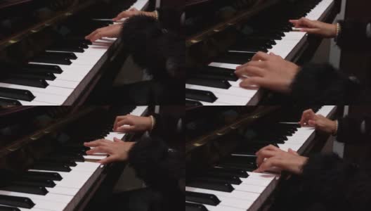 在教室里弹奏钢琴高清在线视频素材下载