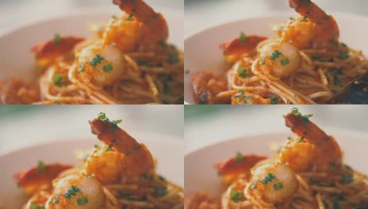 美味的意大利面放在盘子里高清在线视频素材下载