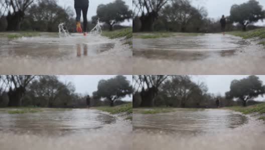 在雨中奔跑高清在线视频素材下载