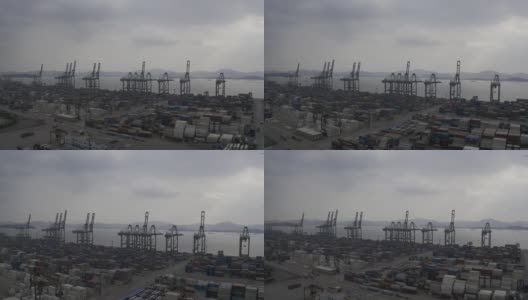 航拍一个大型货运站的大量集装箱高清在线视频素材下载