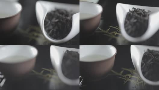 香浓的红茶叶堆在白色的勺子上高清在线视频素材下载