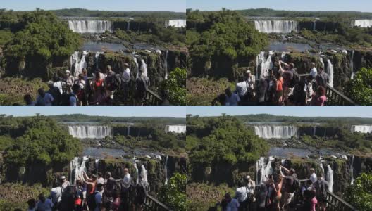 游客参观伊瓜苏瀑布，Foz do Iguacu，巴西高清在线视频素材下载
