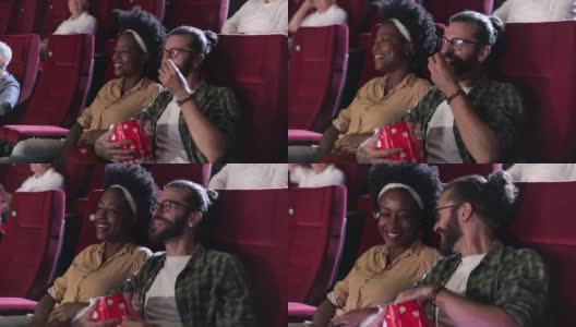 年轻的非洲女人和她的男朋友享受在电影院高清在线视频素材下载