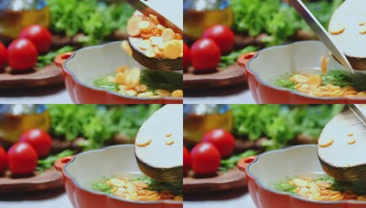 蔬菜汤烹饪高清在线视频素材下载