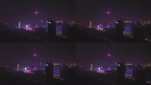 成都市夜景时间点亮了中国著名电视塔区4k航拍全景图高清在线视频素材下载